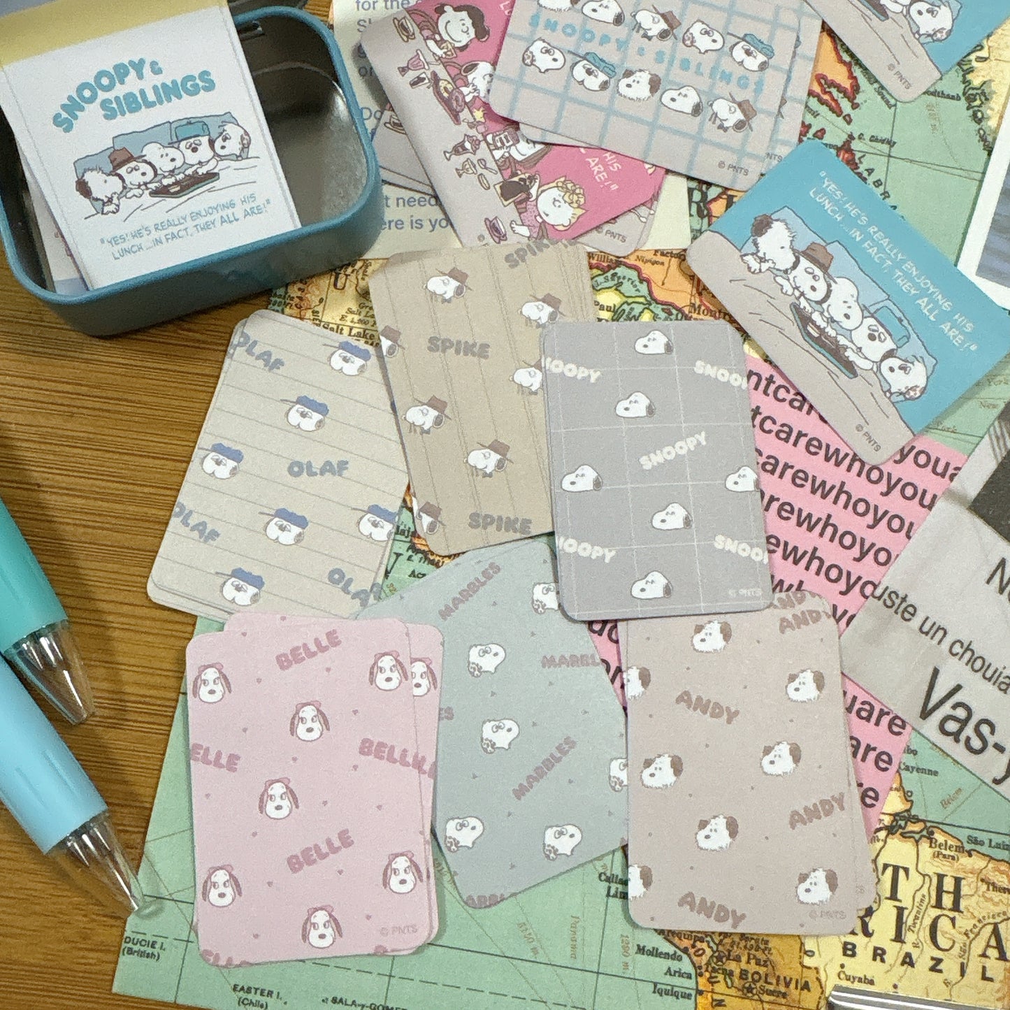 日本 Snoopy & Family 小鐵盒貼紙Set- 內有：36張貼紙