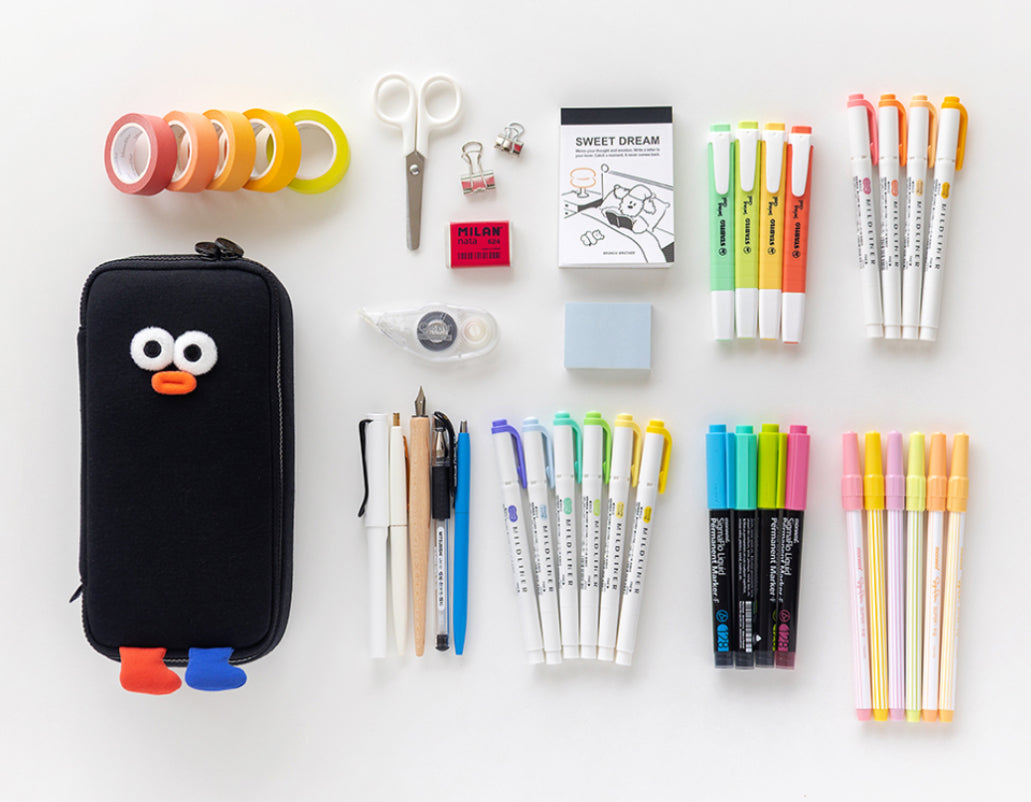 韓國平頭 Pom Pom 黑面多士筆袋/ 化妝袋  - 黑灰兩色