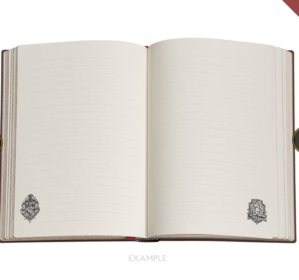 一本也免運費‼️ 哈利波特The Hogwarts Journal 限量經典熨金筆記本 -￼葛來芬多  (接受訂購: 兩星期後到貨）