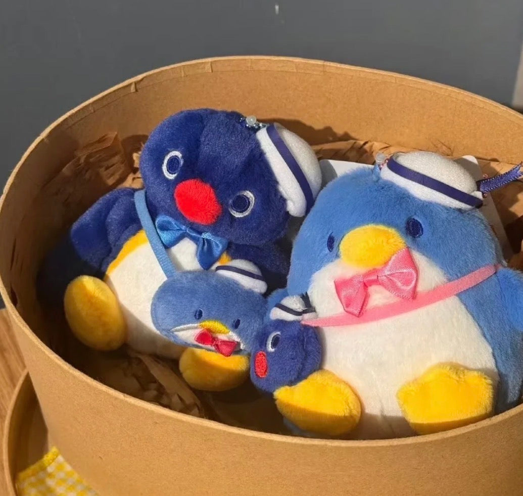 《早鳥訂購88 折‼️》日本45 週年限定版 Pingu x Sanrio Tuxedosam 聯乘：Pingu 公仔匙扣 [預購貨品，兩星期後寄出］