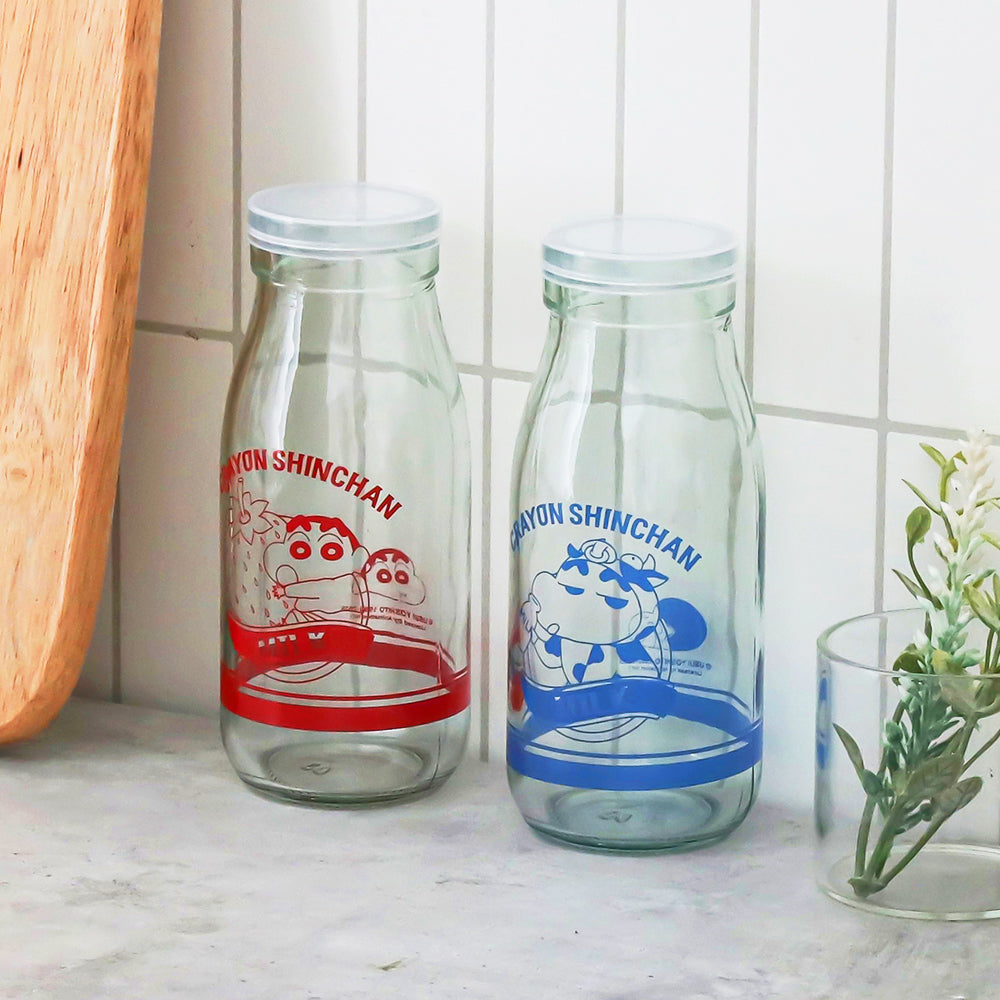 <新企劃> Crayon Shinchan 蠟筆小新 牛奶樽形 玻璃杯 （連蓋）250ml * [預購貨品，下單後14天出貨]