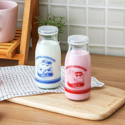 <新企劃> Crayon Shinchan 蠟筆小新 牛奶樽形 玻璃杯 （連蓋）250ml * [預購貨品，下單後14天出貨]