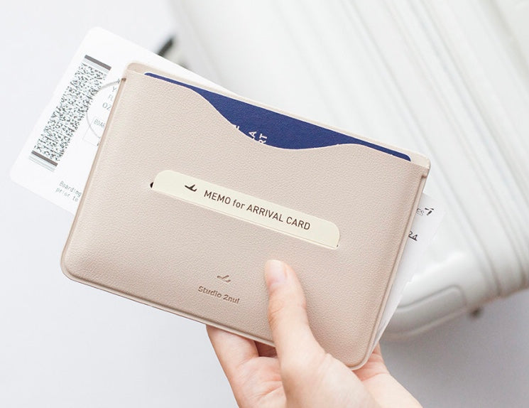 韓國 Essential Passport Sleeve 護照套 * [預購貨品，下單後14天出貨]