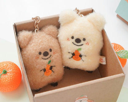 韓國濟州Kiki Quokka手抱濟州柑毛公仔掛件匙扣* [預購貨品，下單後14天出貨]