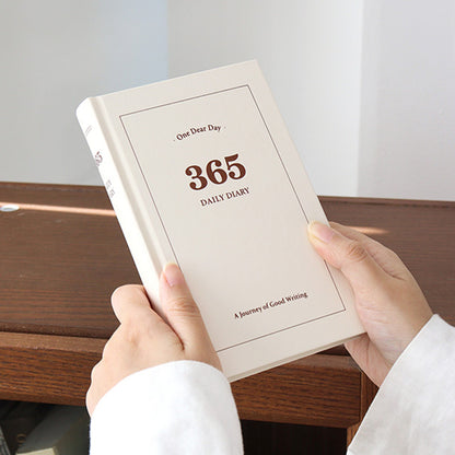 One Dear Day 365 天Daily Diary :每天一日記 [預購貨品，下單後14天出貨]